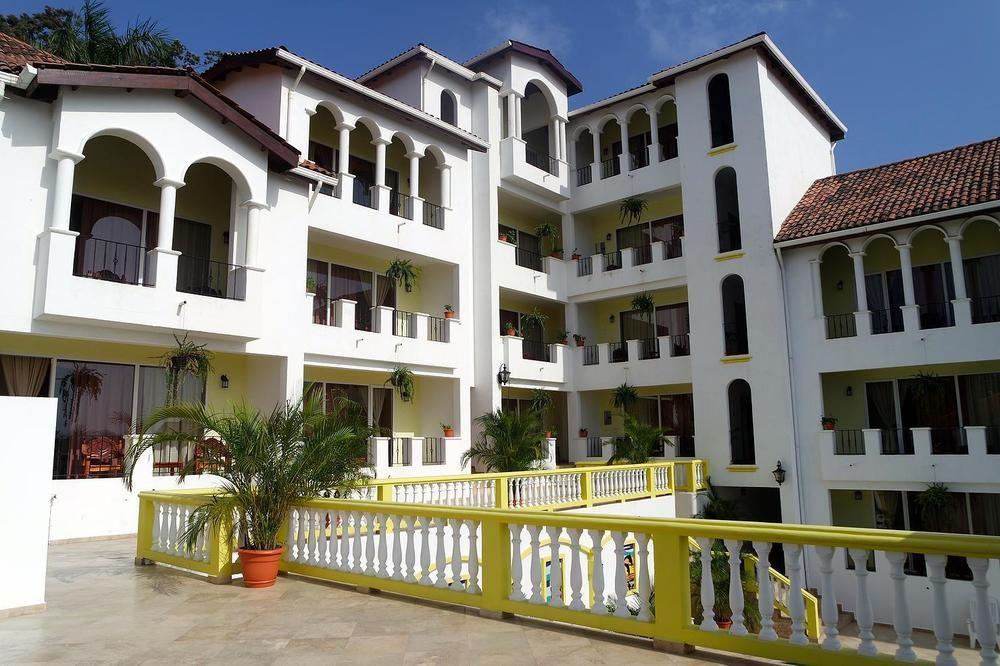 West Bay Colonial Hotel Exterior photo